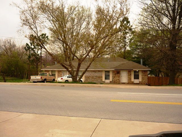 2nd image of 3103 N Old Missouri Rd
