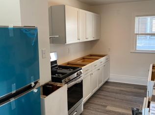 1212 Lakepointe St, Grosse Pointe Park, MI 48230