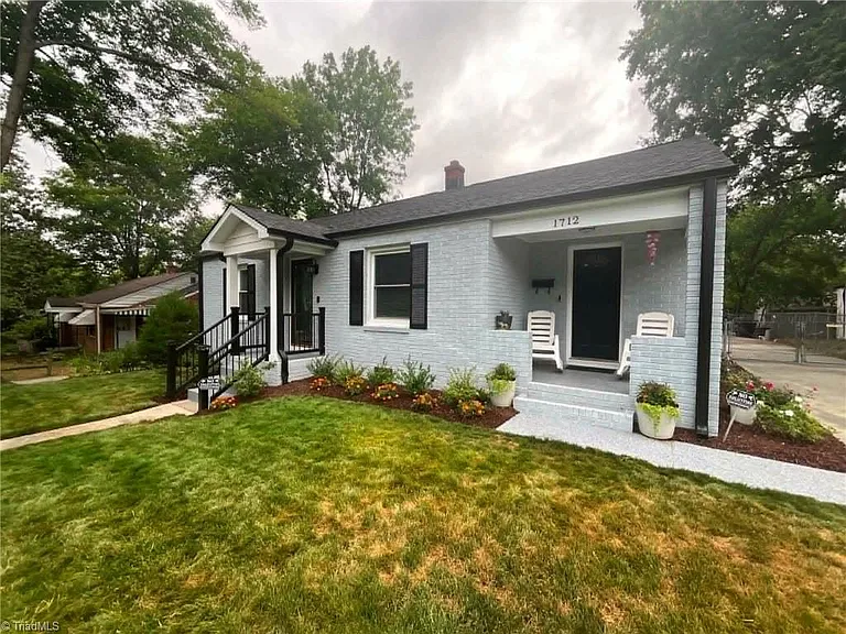 1712 N Mebane St — Photo 4