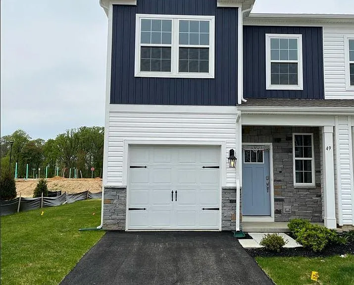 49 Elliot Ln — Photo 1