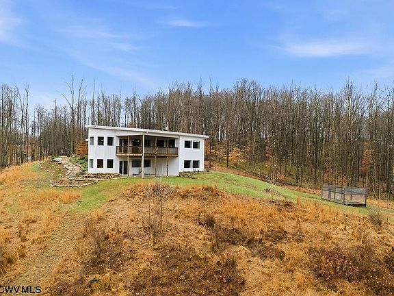 3rd image of 1629 Everson Rd