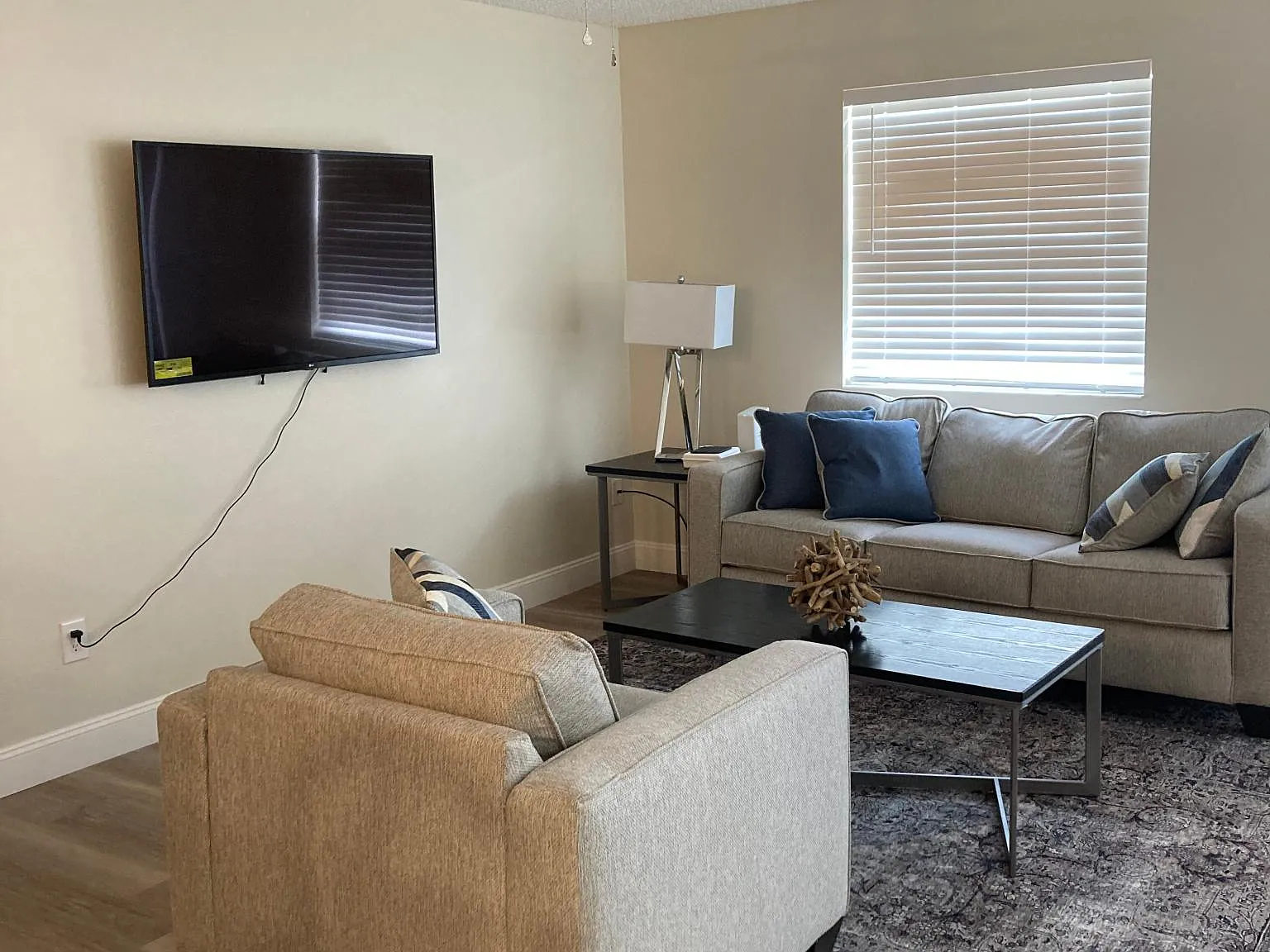 2 bed, 1182 sqft, $2,000 — Photo 3