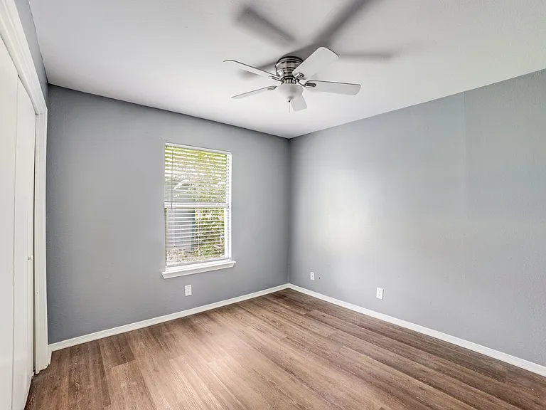 342 Consuelo — Photo 14