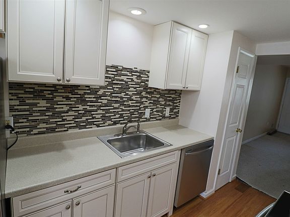 3rd image of 49 Preakness Way