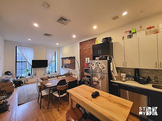 1st image of 23 Halsey St #2A