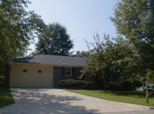 3715 S Walnut Hill Dr, Springfield, MO 65807