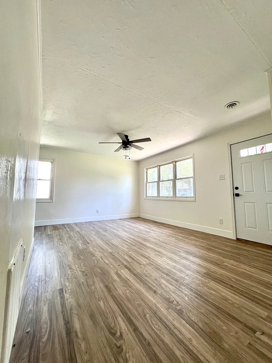 Building Photo - 451 N 39th St