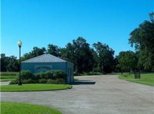 568 Cabana Trl, Angleton, TX 77515