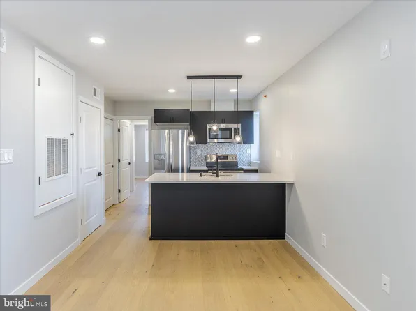 1825 S 10th St APT 2, Philadelphia, PA 19148