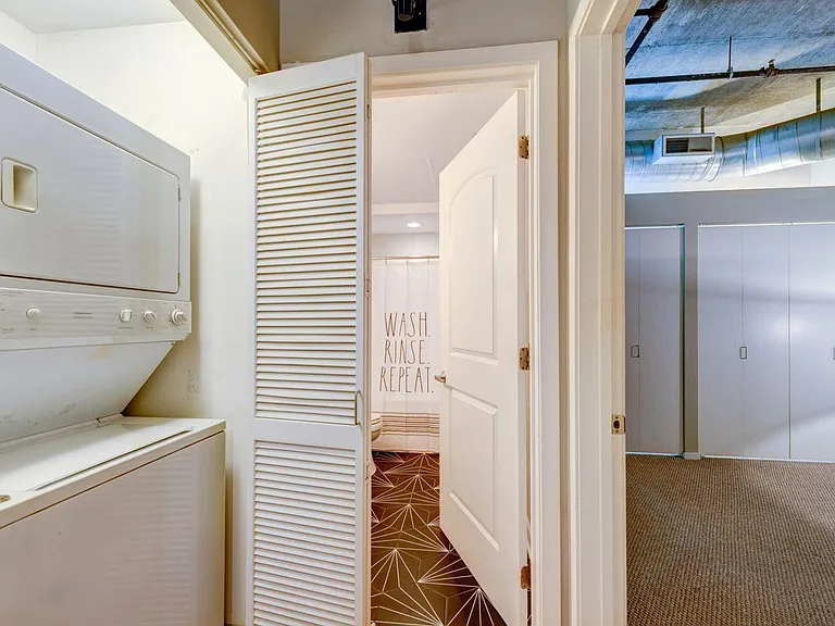 900 N Kingsbury St #1057 — Photo 16