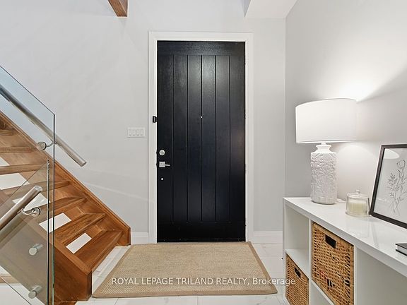 4th image of 433 Hyde Park Rd #4