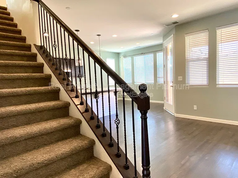 2534 Mustang Dr — Photo 16