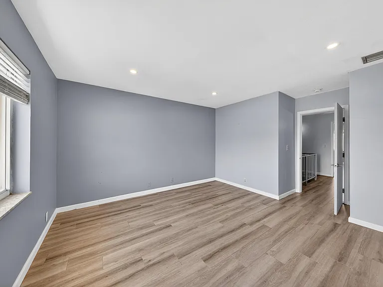505 NE 20th Ave #209 — Photo 12