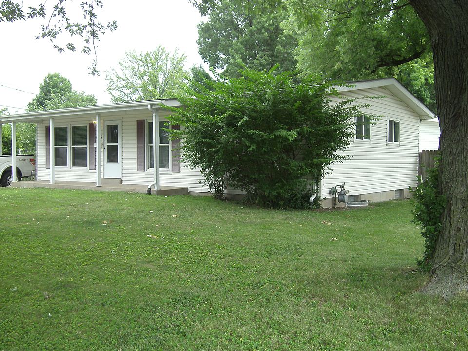 Lovely ranch on corner lot