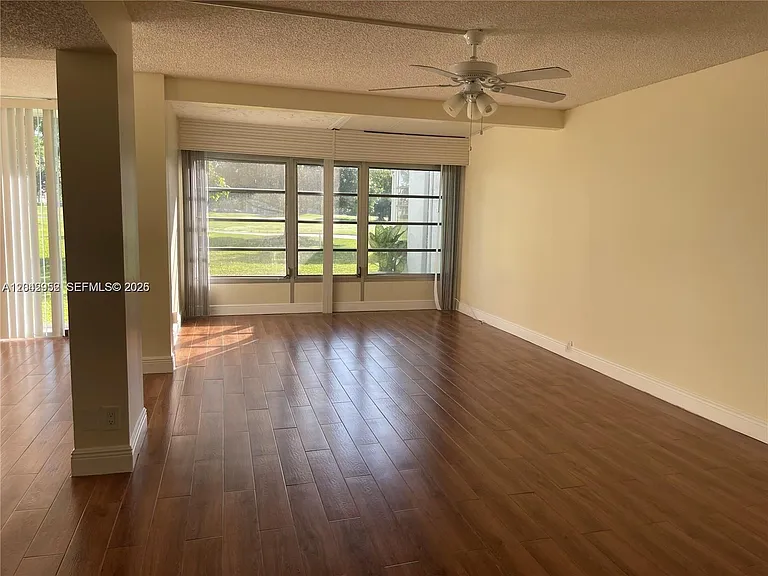 9401 Evergreen Pl #103 — Photo 4