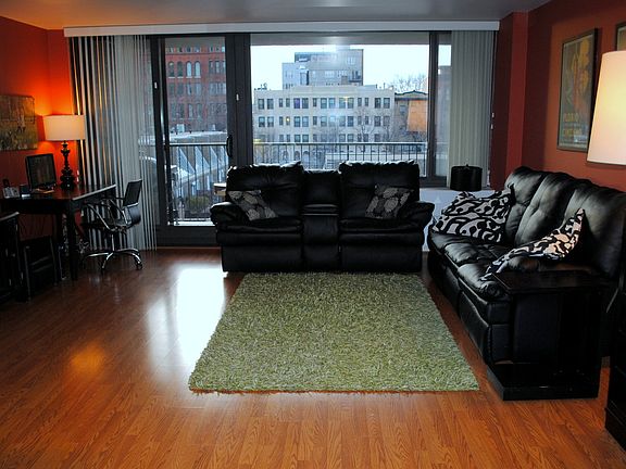 4th image of 1555 N Sandburg Ter APT 303K