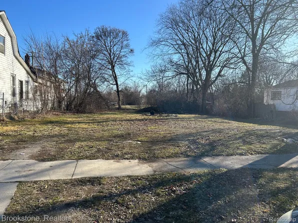 322 Prospect St, Pontiac, MI 48341