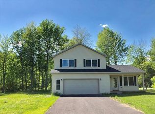 55 Sawyer Ln, Morrisonville, NY 12962
