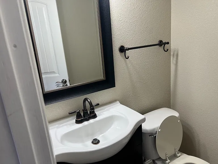 2598 Knightsbridge Ln — Photo 16