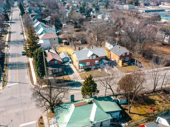7 McMurchy Ave S, Brampton, ON L6Y 1Y1