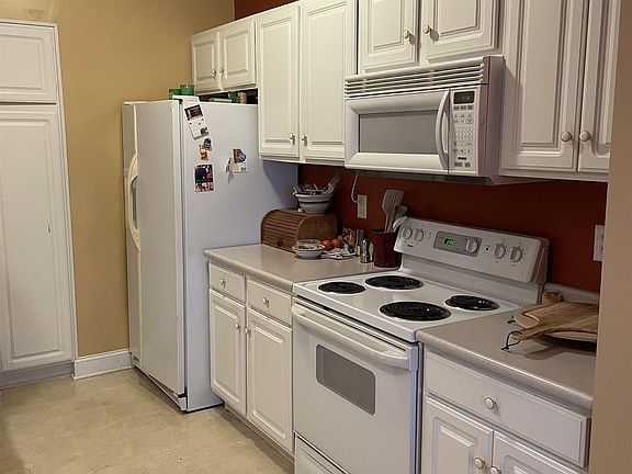 5th image of 1485 Providence Blvd