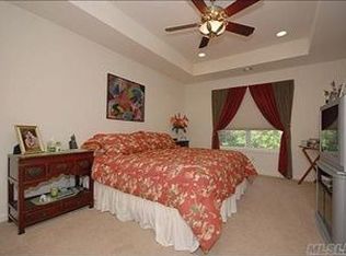 67 Manitou Trl, Kings Park, NY 11754