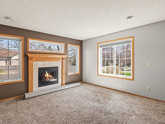 4th image of 15320 Radium Way NW