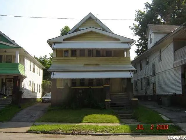 1009 Thornhill Dr photo 1
