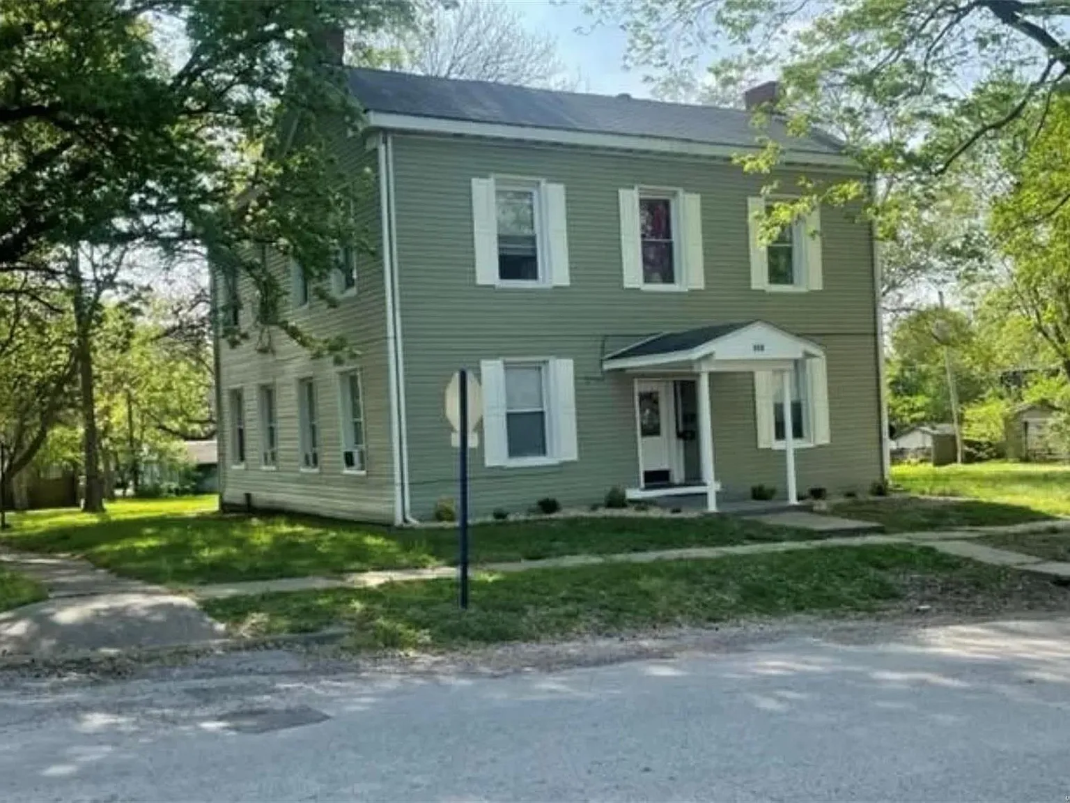 2 bed, 1.0 bath, 1150 sqft, $650 — Photo 1