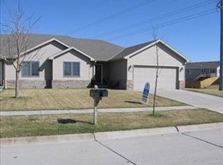 7502 Nolan Rd, Lincoln, NE 68512