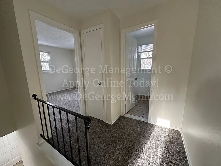 Sterling Square Townhomes — Photo 9