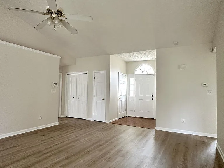 2517 Forest Lodge Dr — Photo 4