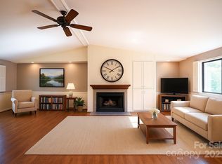 262 Rooster Cv, Brevard, NC 28712