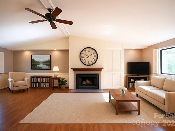 262 Rooster Cv, Brevard, NC 28712