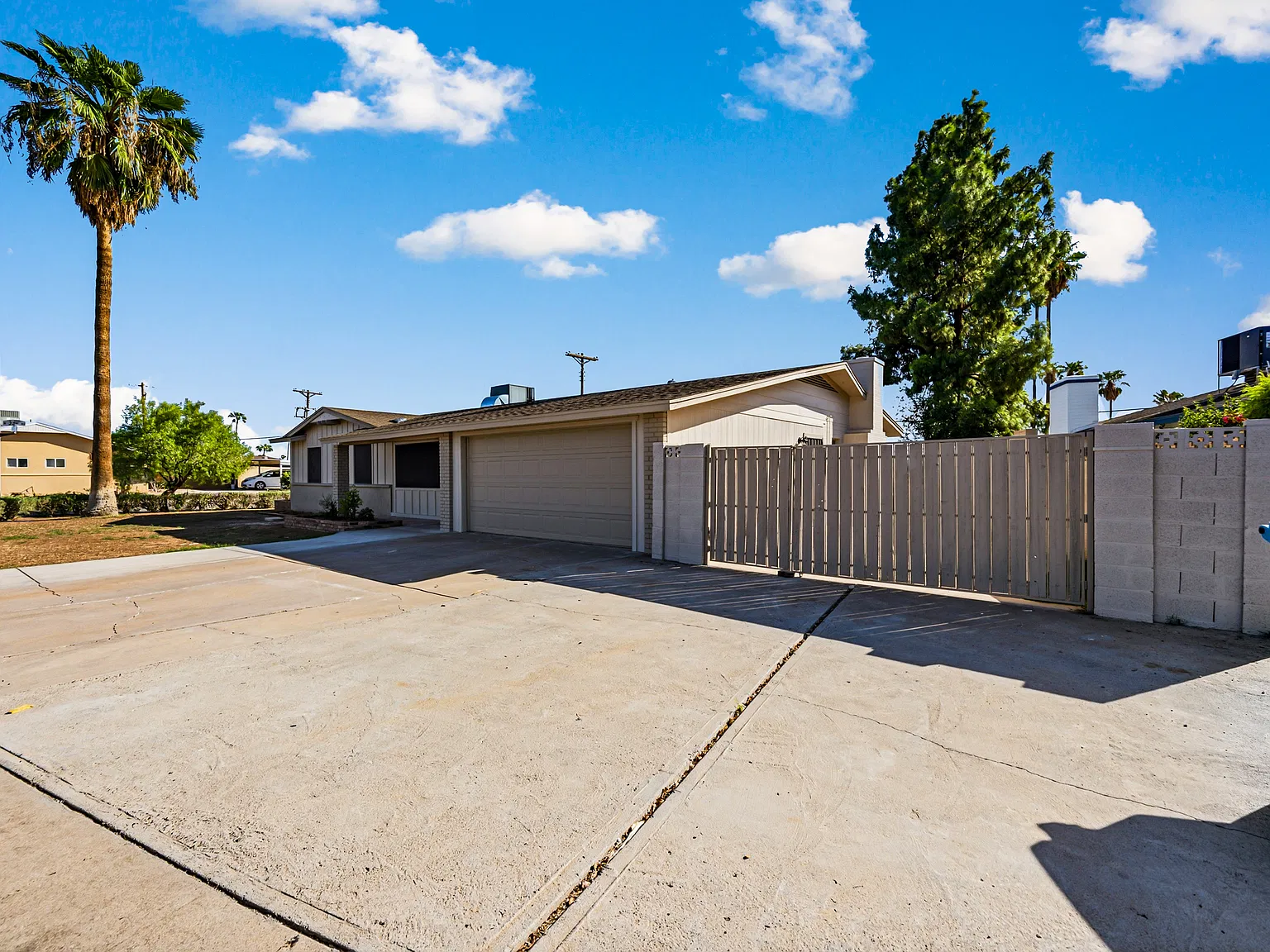 3 bed, 1515 sqft, $2,395 — Photo 2