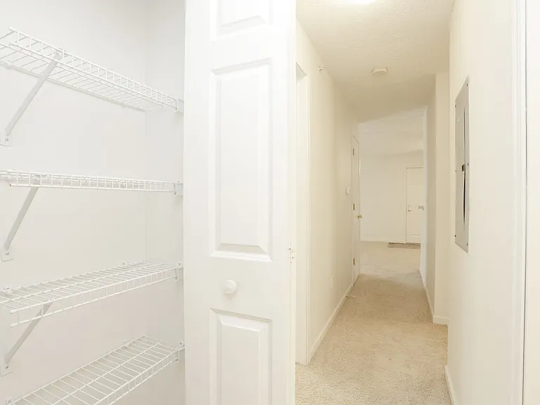 Deerfield Apartments — Photo 12