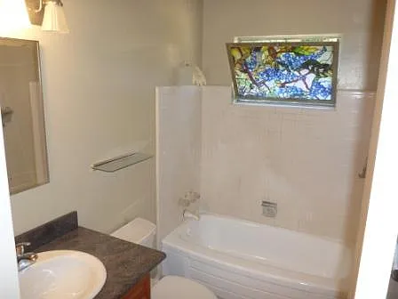 Wayne Lake Apartments — Photo 11