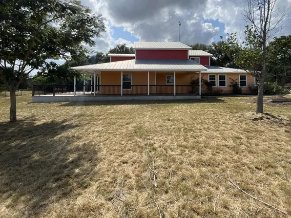 524 Rangeland Rd, Blanco, TX 78606