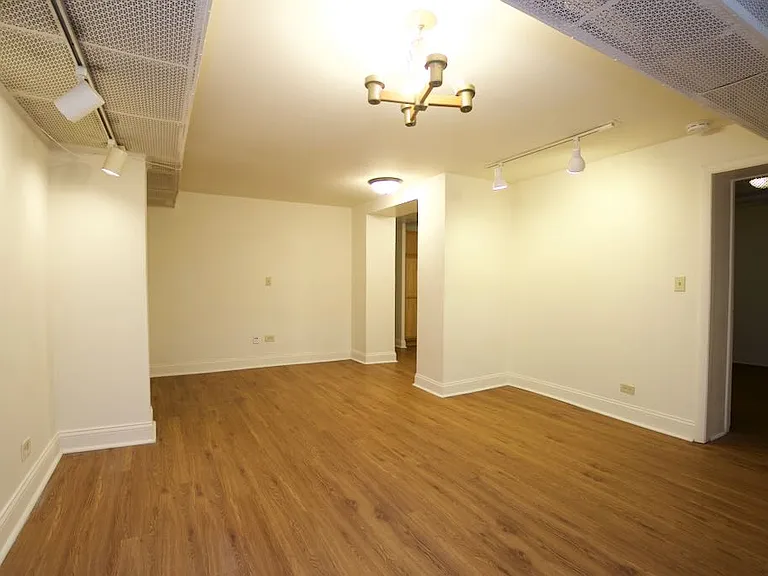 626 W Wellington Ave #RG — Photo 9