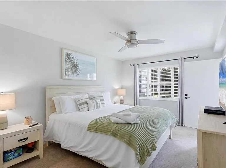 1640 Stickney Point Rd #40-101 — Photo 4