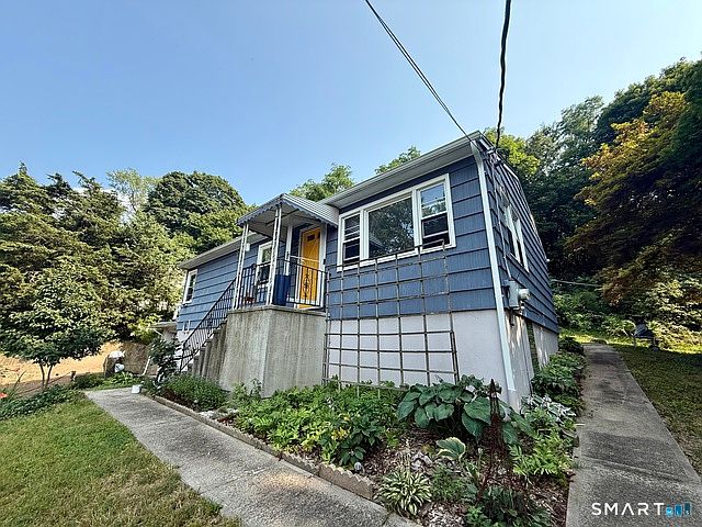 1st image of 220 Foxon Hill Rd