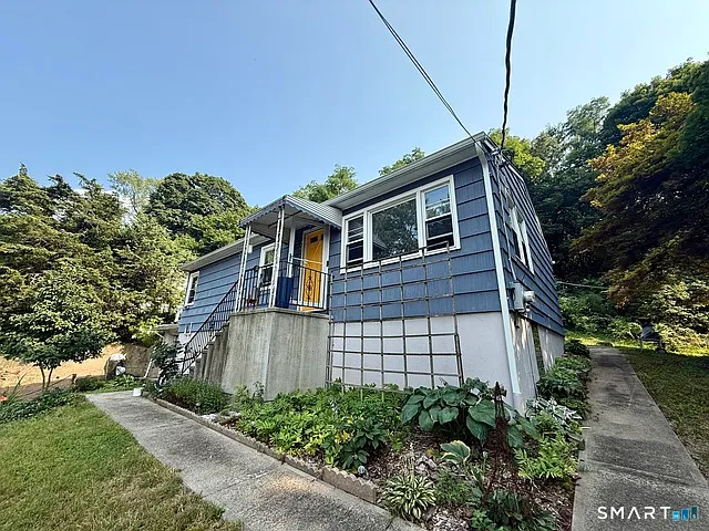 220 Foxon Hill Rd