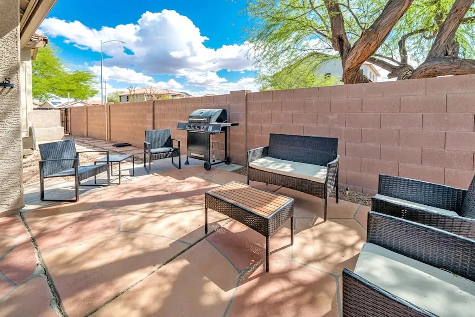 4 bed, 2.0 bath, $6,621 — Photo 3