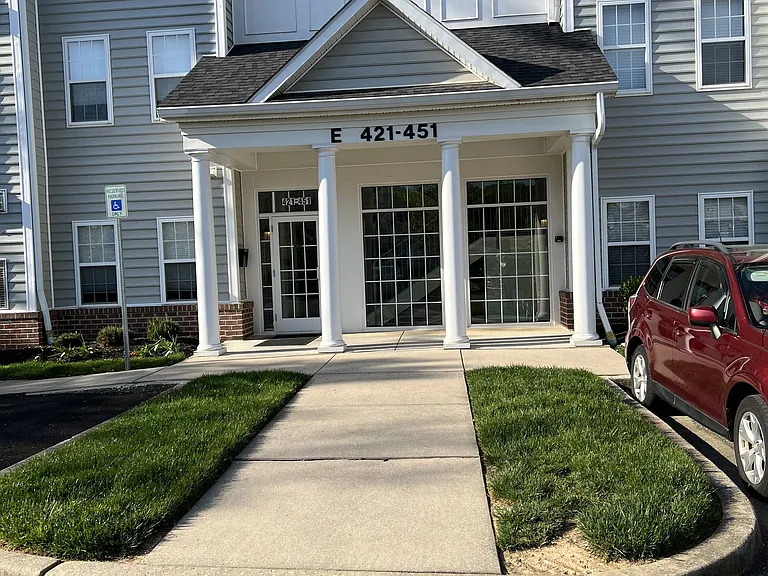 439 Hopkins Landing Dr — Photo 2