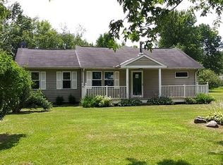 12511 Jackson Dr, Burton, OH 44021