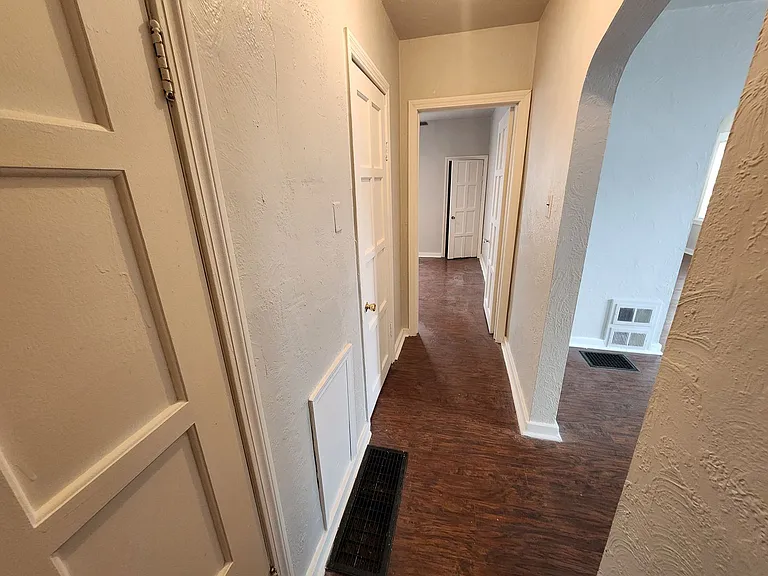 824 Oak St — Photo 9