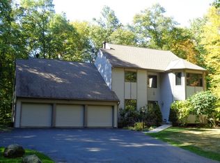 4 Mountain Laurel Ln, Danbury, CT 06811