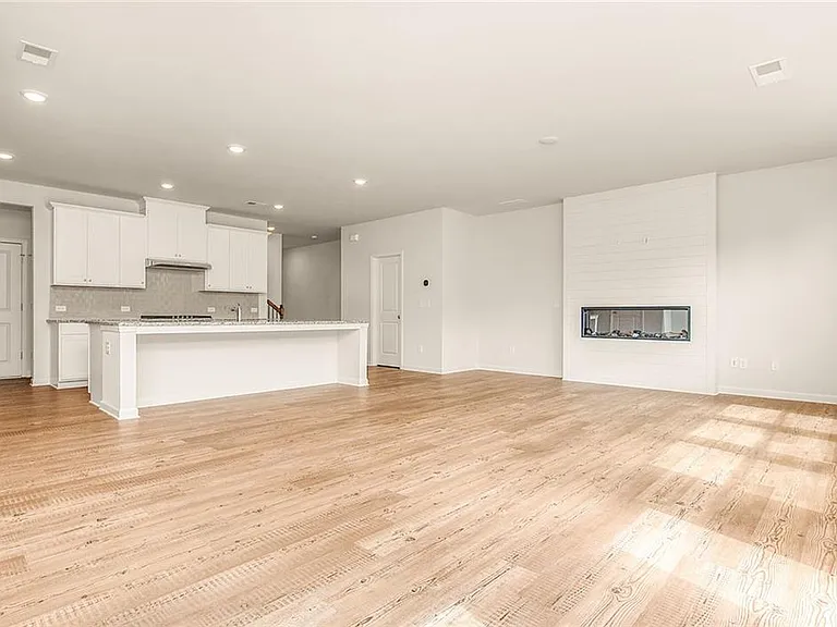 410 Point Place Dr — Photo 10