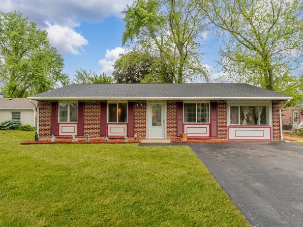 128 Seabury Rd, Bolingbrook, IL 60440