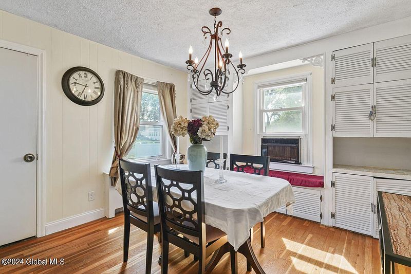 5th image of 118 Vaughn Drive